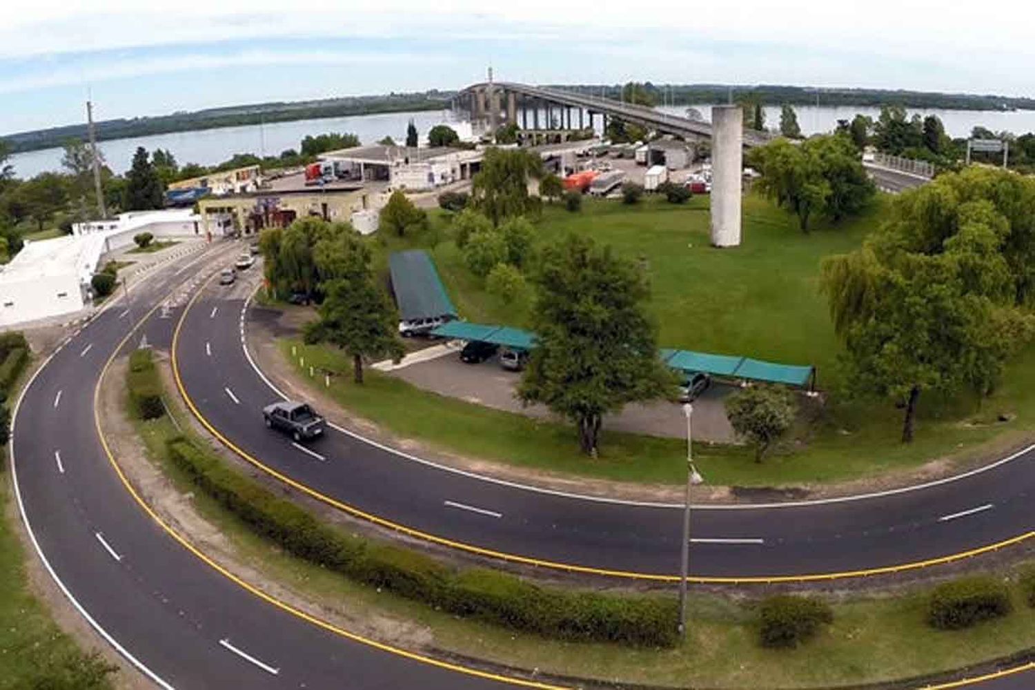 Rigen nuevos valores de peaje en los puentes internacionales entre Uruguay y Argentina