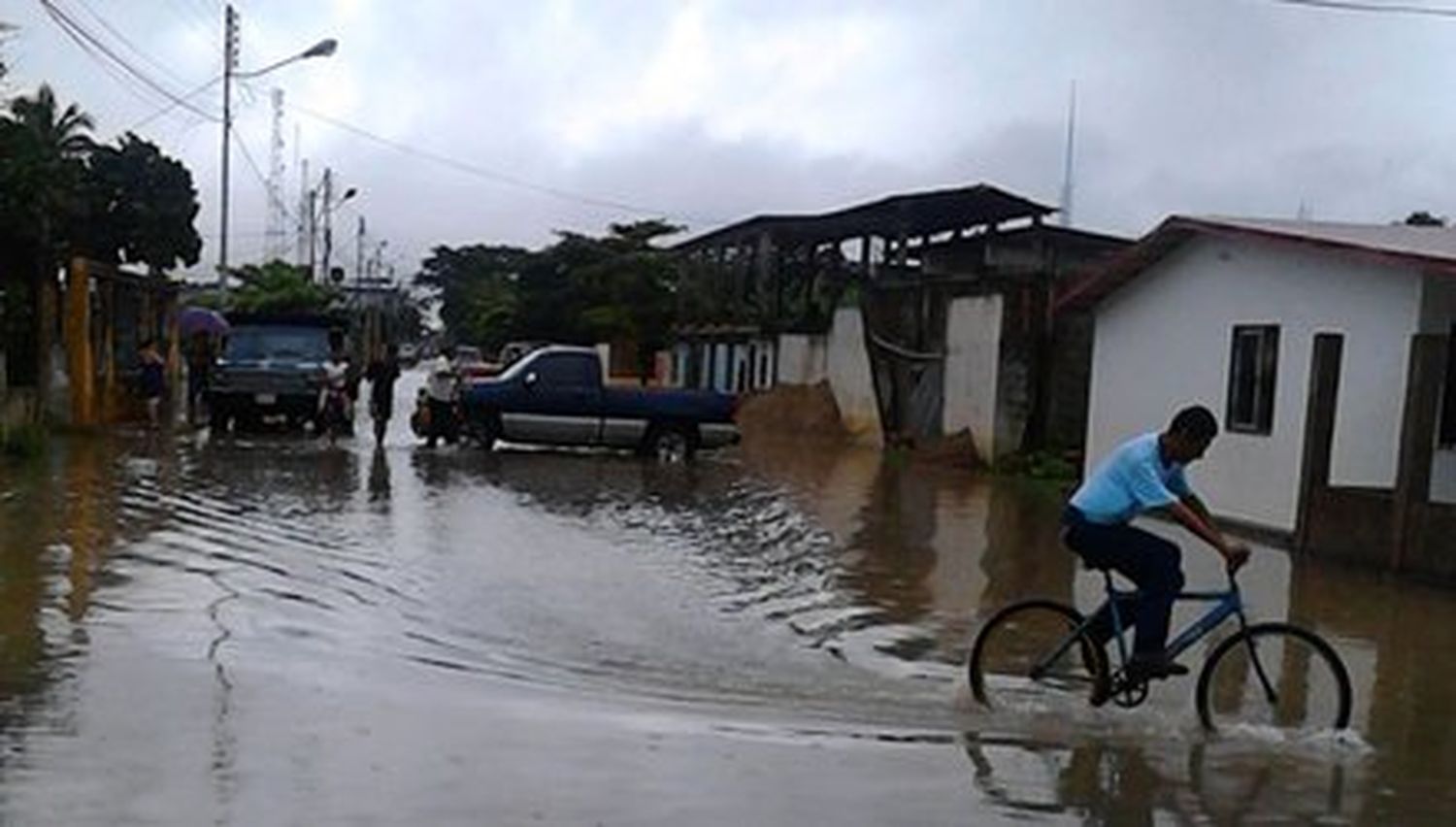 Guasdualito en emergencia: Drenajes colapsados, pérdida de enseres y daños en viviendas dejan las lluvias