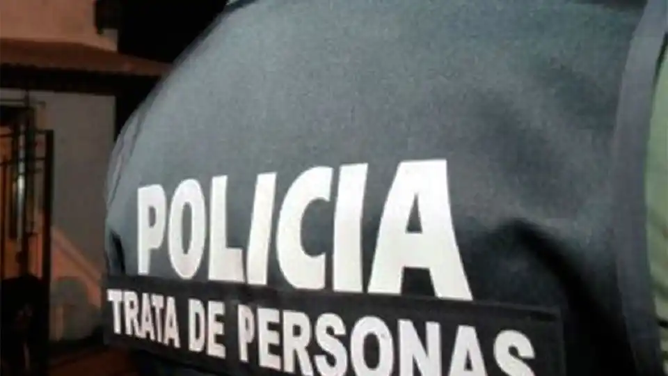 Dos allanamientos con secuestro de material pornográfico y retiro preventivo de cinco menores