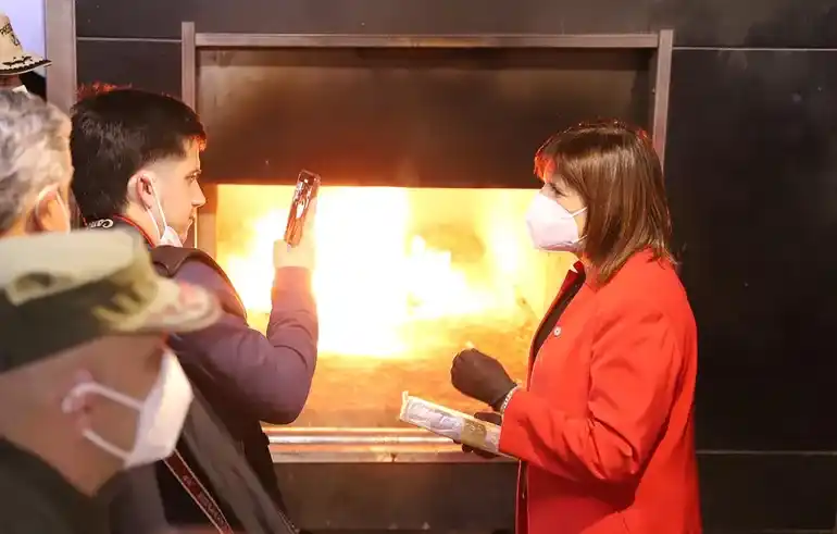 Bullrich encabezó la quema de casi 800 kilos de cocaína en Neuquén