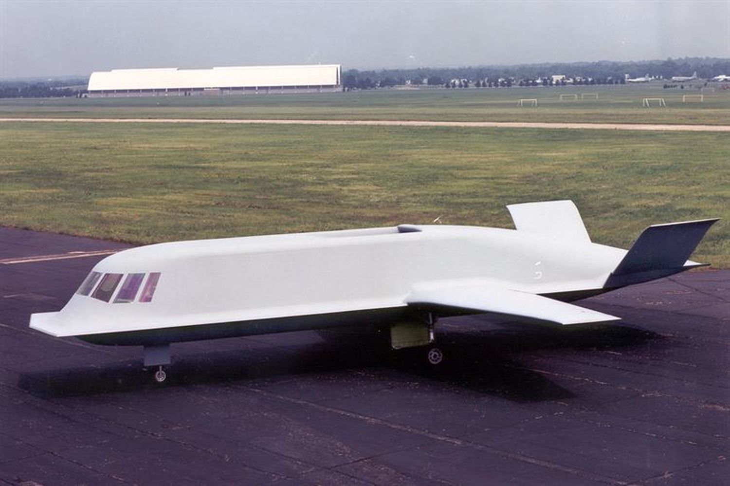 Historia de los aviones furtivos, Parte 2: Northrop Tacit Blue, la ballena voladora