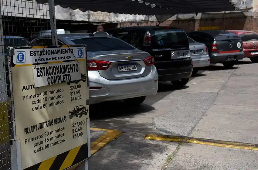 Sigue la polémica por el precio de las cocheras