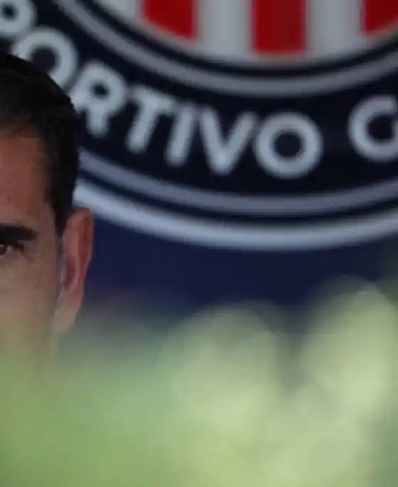 Una pieza clave de Chivas deja el club: este es el motivo