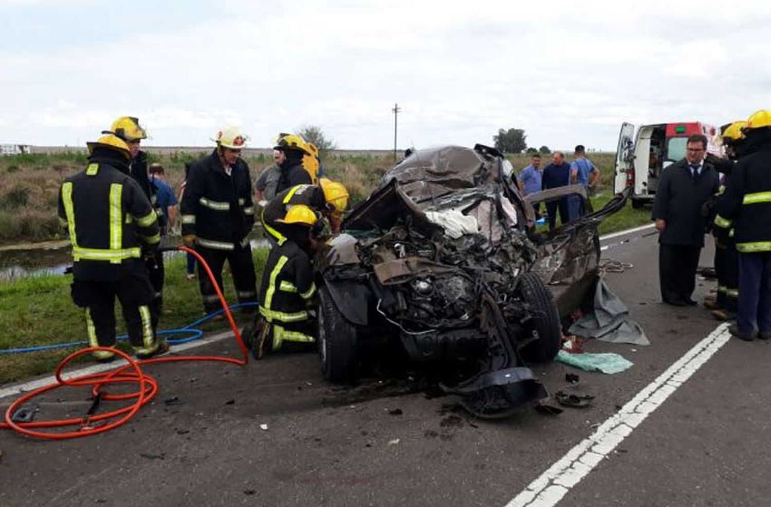 Un accidente múltiple en la ruta 33 dejó tres muertos y dos heridos