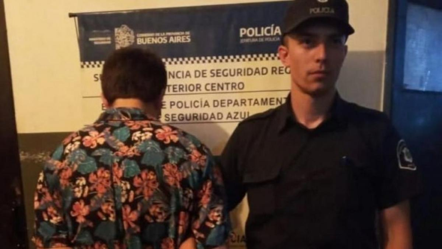 El joven que realizó el mordisco fue identificado como Marcos Uriel Yaben, y acusado del delito de "lesiones graves".