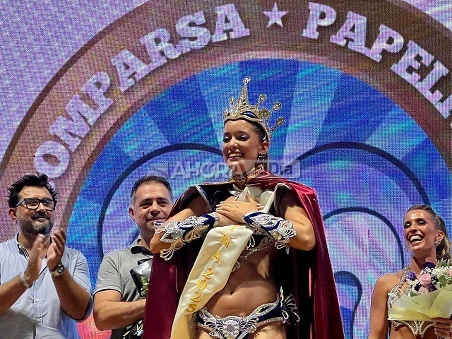 Sofía Funes de la comparsa Papelitos es la nueva Reina del Carnaval del País