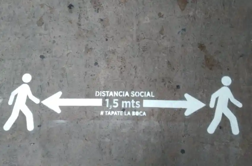 Las veredas de Mar del Plata se suman a combatir el coronavirus