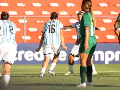 La Albiceleste goleó 4 a 0 a Bolivia y está en la fase final del Sudamericano Sub 20.Foto:AFA