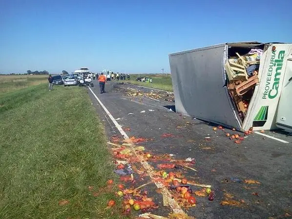 Choque frontal en Ruta 11: Un muerto y corte total a la altura de Pinamar