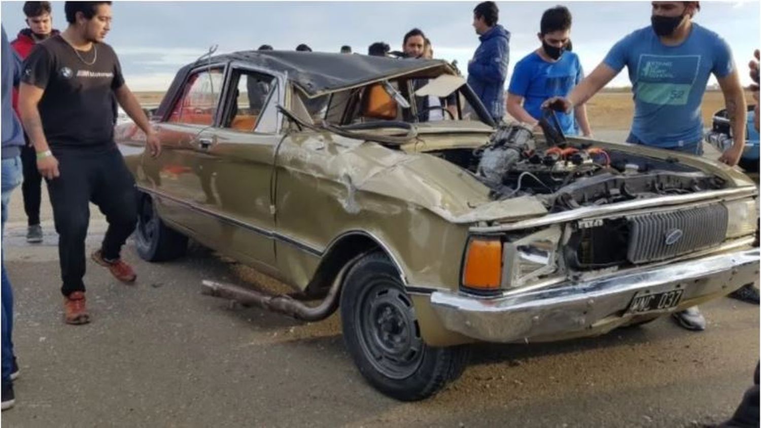 Tremendo: corría picadas en un Falcon en el autódromo de Río Gallegos y volcó