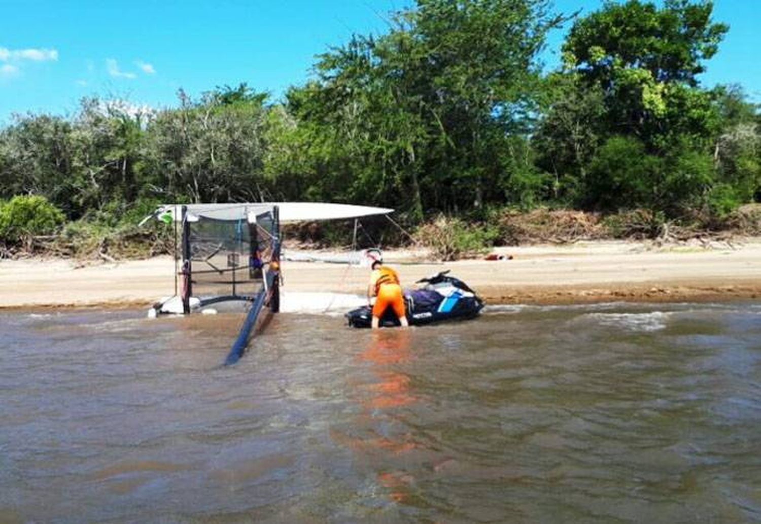 La Prefectura Naval brindó  asistencia a navegantes