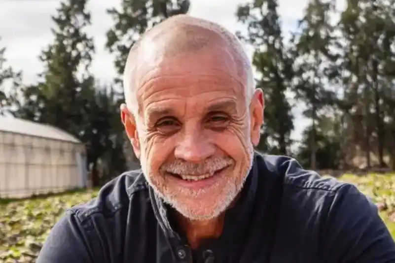 El chef dejó el centro de salud porteño luego de una prolongada internación y continúa bajo seguimiento médico.