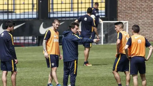 Boca parte hacia Jujuy sin Tevez ni Gago