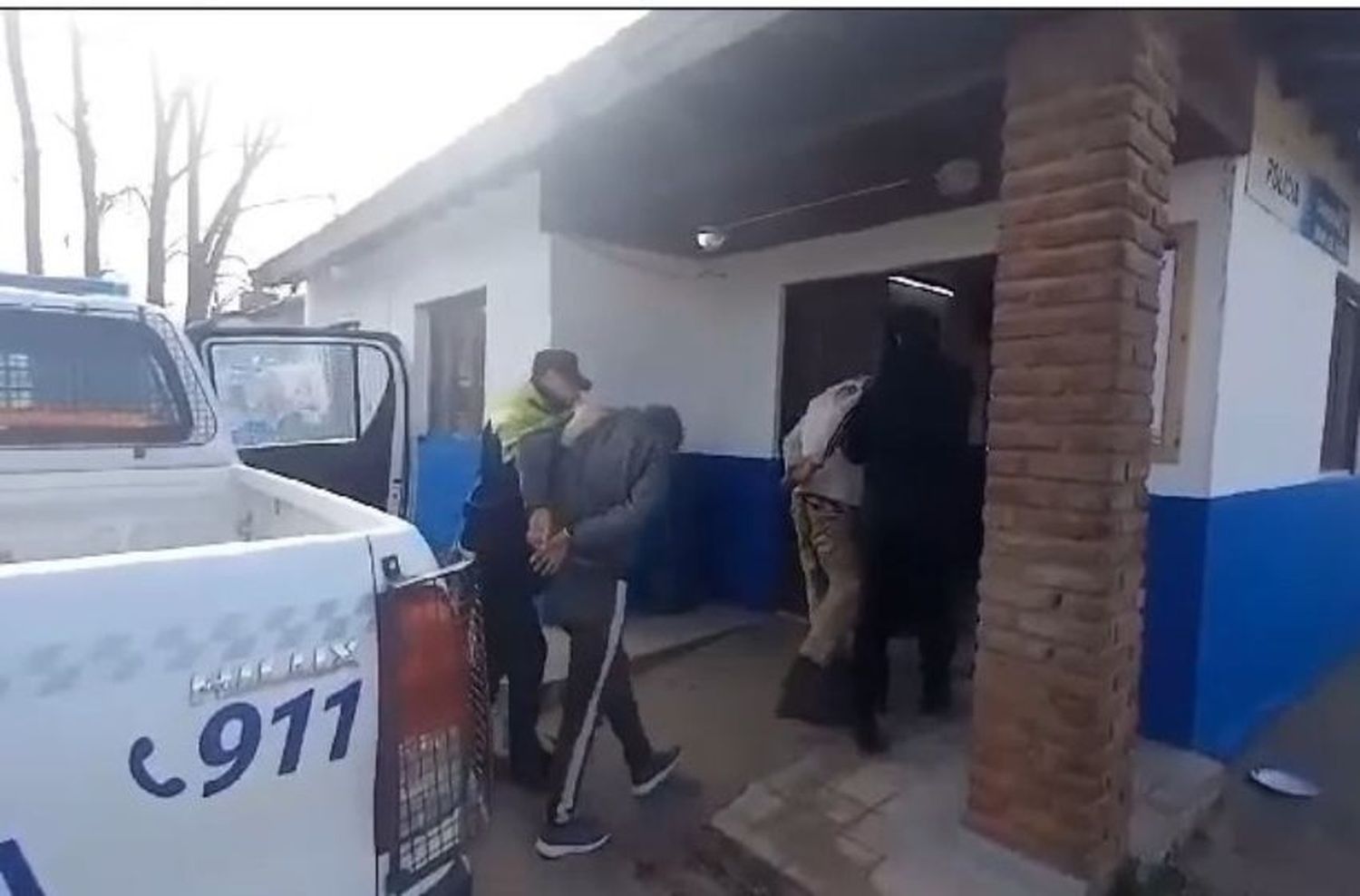 Ingresaron a una casa, los golpearon y se fueron