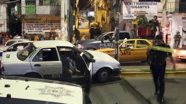Acapulco: Hallan tres cabezas sobre un auto
