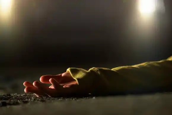 SE DEBATE ENTRE LA VIDA Y LA MUERTE: profesora fue baleada frente a sus estudiantes en Colombia