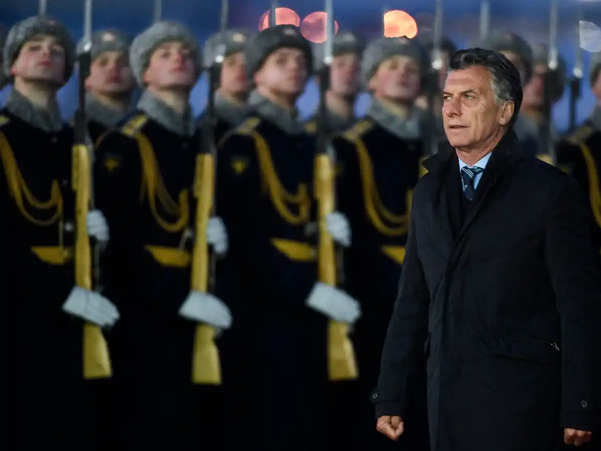 Primer destino de la gira: Macri llegó a Moscú donde se reunirá con Putin y empresarios 