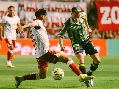Aldosivi sorprendió al líder Unión en Santa Fe
