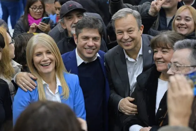 Kicillof de campaña con sus candidatos de la Tercera: “Milei promueve la libertad trucha”