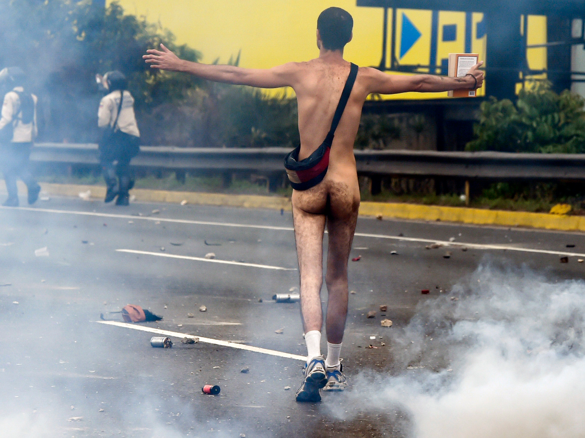 Veinte personas murieron en las tres semanas de violentas protestas en Venezuela 