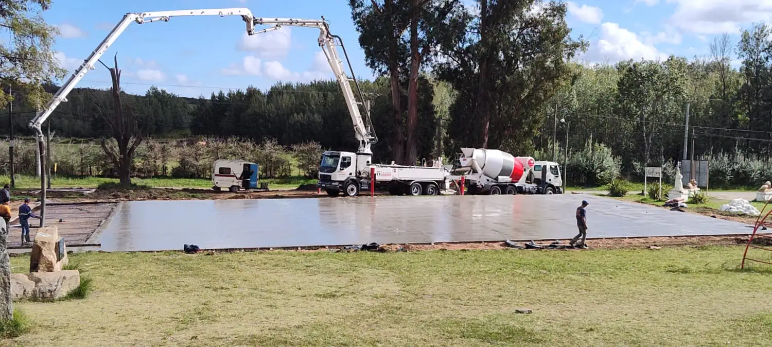 El Municipio avanza con las obras de construcción del playón polideportivo en Cerro Leones