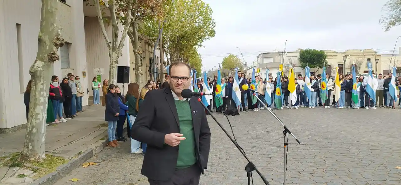 En Dorrego evocaron la Revolución de Mayo dejando atrás a “las usinas de pensamiento”