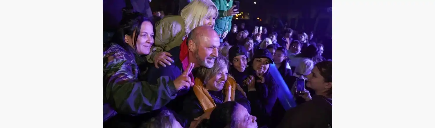 Intendentes peronistas como Secco, Nardini y Ferraresi triunfaron como candidatos testimoniales en las elecciones bonaerenses 2025 y fortalecieron a Kicillof.