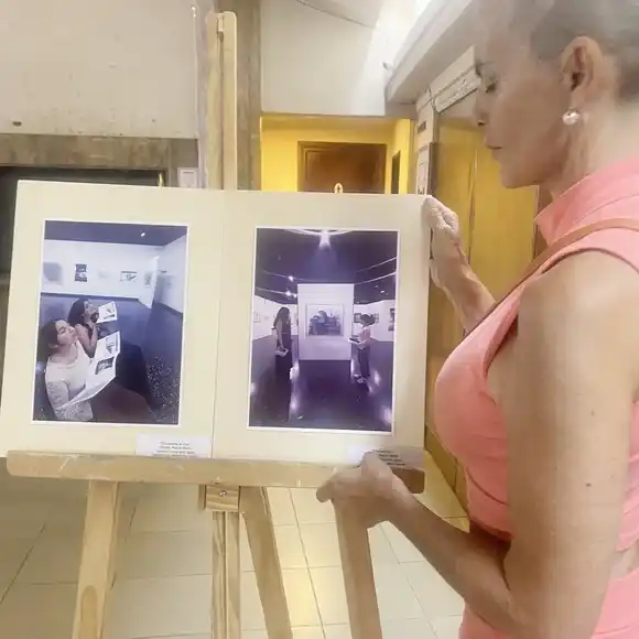 Estudiantes de música presentaron una muestra fotográfica en el Teatro Odeón