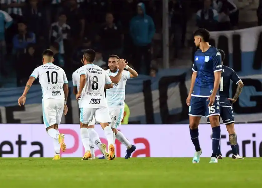 Dura derrota para Racing ante Atlético Tucumán