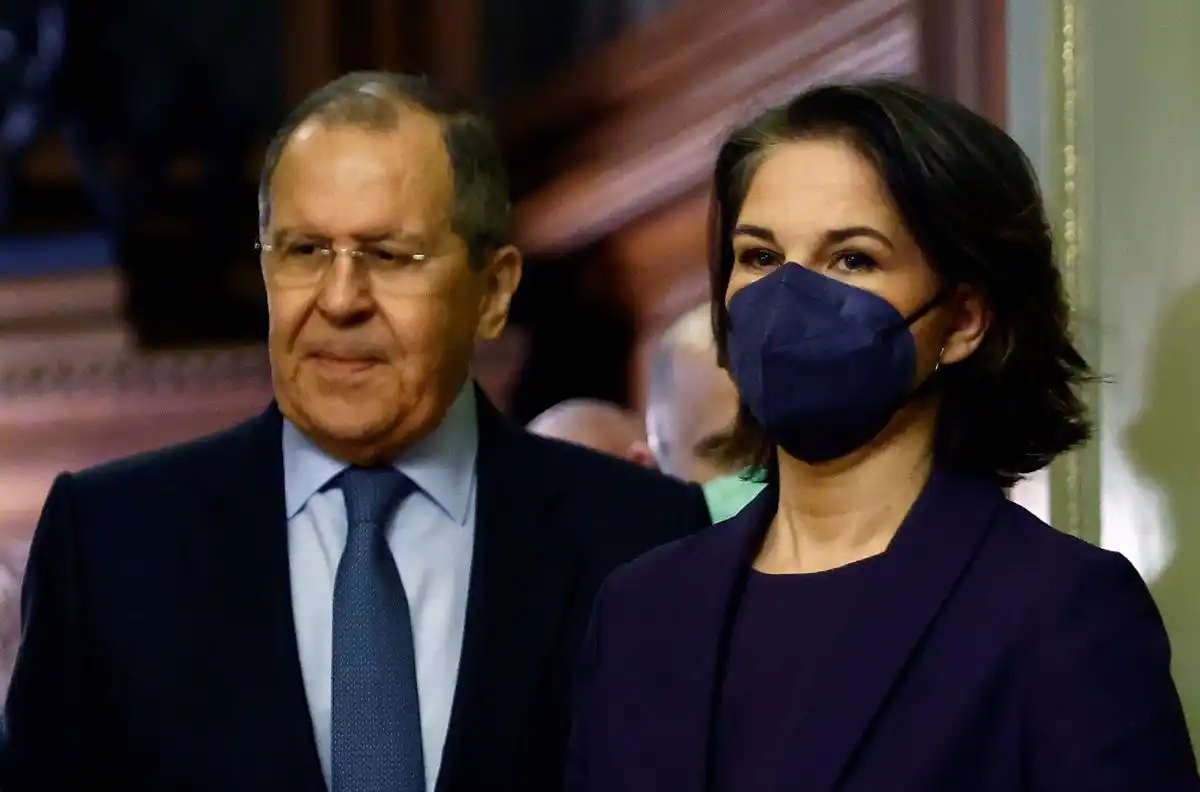 La ministra de Exteriores alemana, Annalena Baerbock, visitó a su homólogo ruso, Sergei Lavrov.