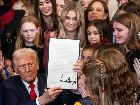Comité Olímpico de EE.UU. prohíbe a mujeres transgénero participar en eventos femeninos