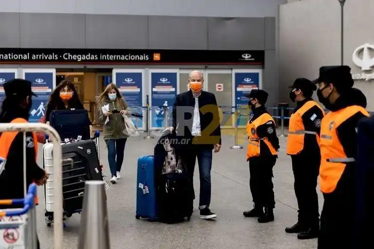 El Gobierno denunciará a 287 personas por violar la cuarentena obligatoria al regresar al país