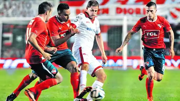 Independiente y Huracán disputan la final por el tercer ascenso a Primera