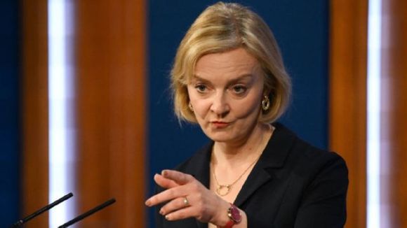 NO TIENE DOS MESES y ya quieren que se vaya: suenan sustitutos para la primera ministra de Inglaterra