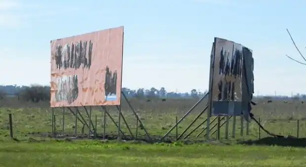 Elecciones 2015: Destruyeron 25 carteles de Scioli 