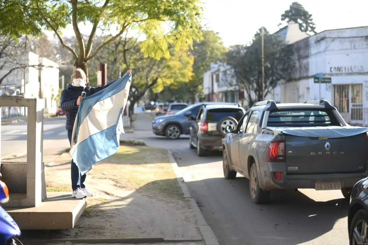 17A: La oposición marcha "en defensa de la Constitución" en la Plaza Colón