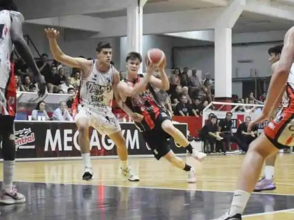 Central Entrerriano montó
su propio Show de triples