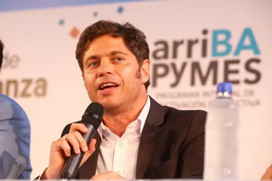 Kicillof convoca a paritarias a docentes y estatales