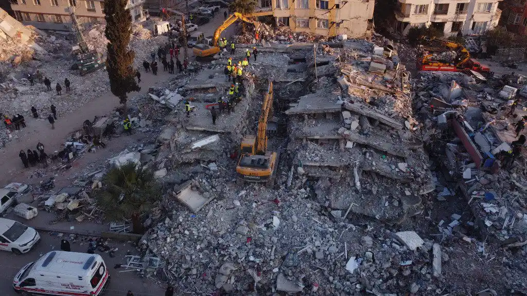 ¡MÁS DE 35 MIL VÍCTIMAS! Hasta «la barba de Mahoma» se ha perdido por el terremoto en Turquía y Siria (+ FOTOS)