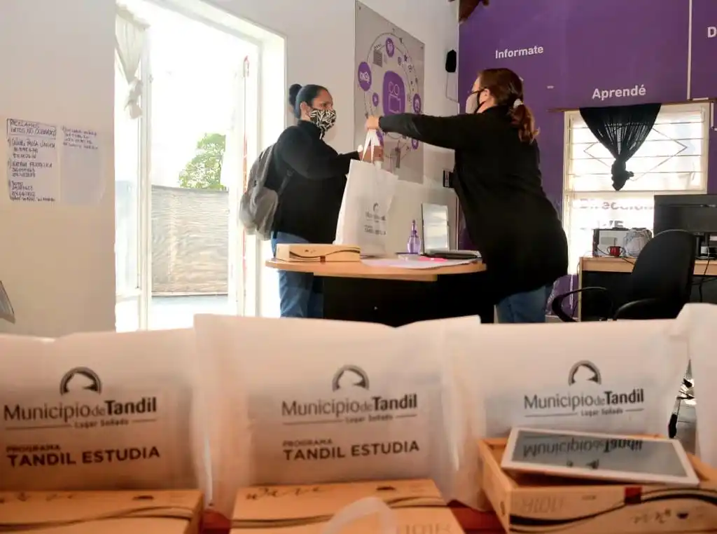 El Municipio completó la entrega de las tabletas en el marco del programa Tandil Estudia
