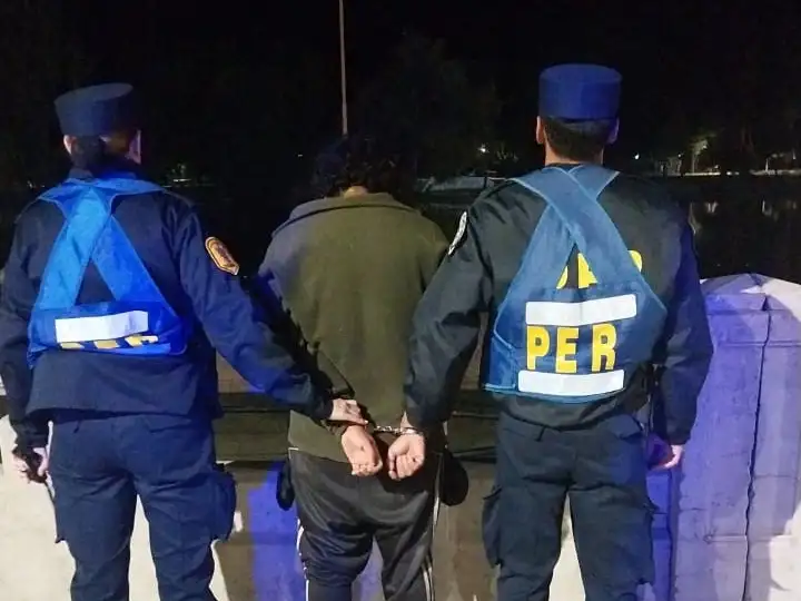 La Policía intervino para proteger a un niño que estaba junto a un hombre borracho en la Costanera