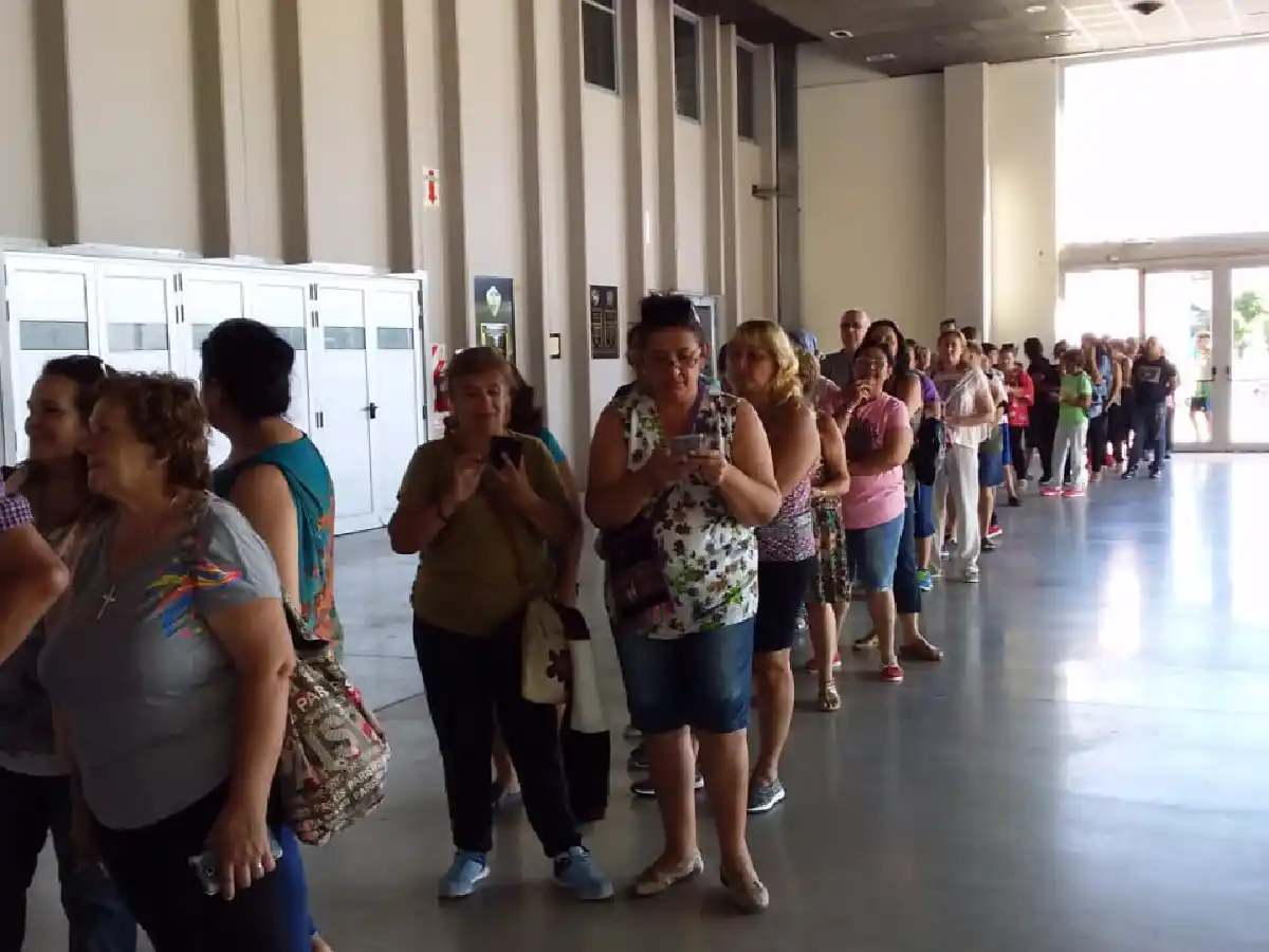 [Video] Buena Mesa 2020: desde la madrugada  hubo cola para las primeras entradas