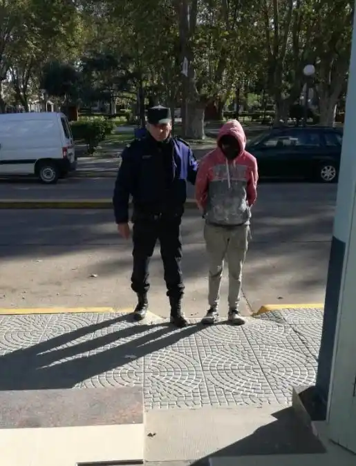 El joven, de 19 años, está detenido por tentativa de estafa 
