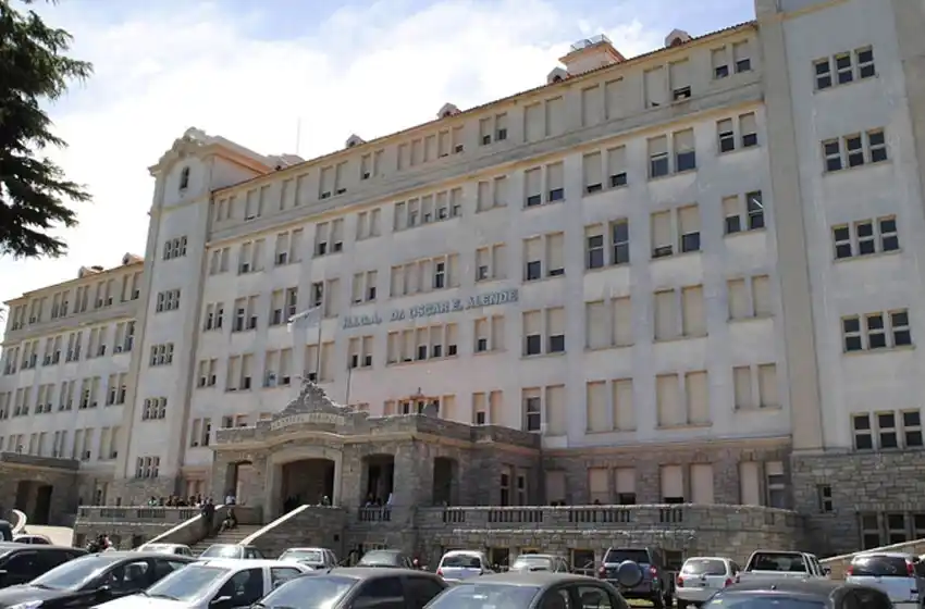 Apuñaló a su vecina y a sus tres hijos por pedirle que pague el cable