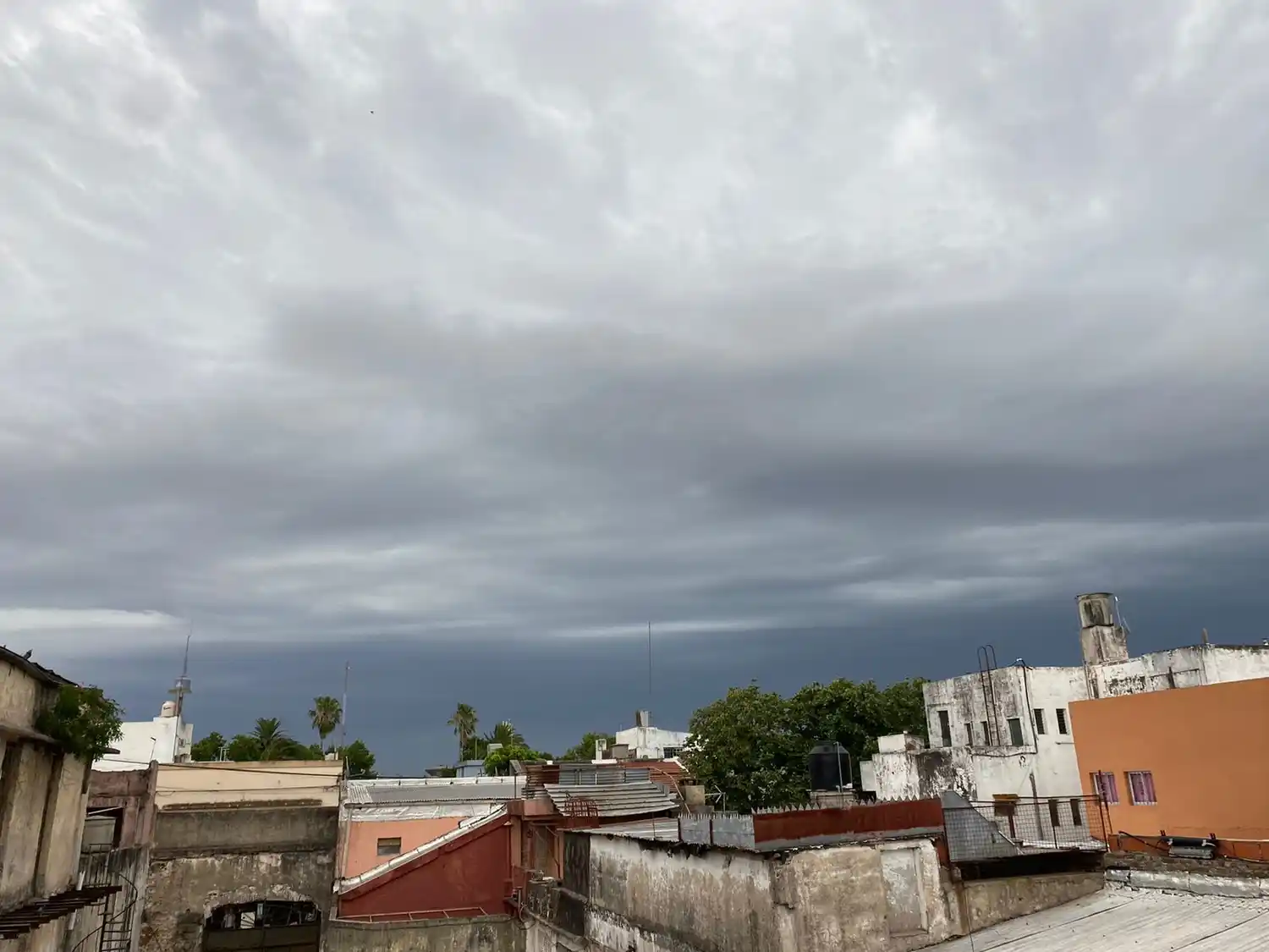 Rige alerta meteorológica por tormentas fuertes