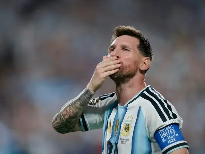 Leo Messi se despide de la Selección Argentina tras de 21 años: Gracias Leo!!. Foto:AFA