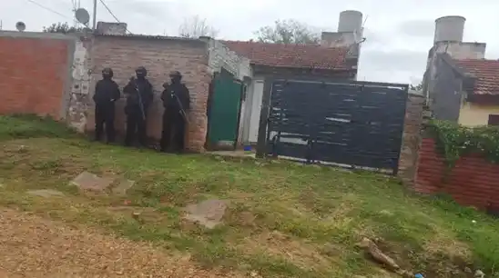 Violento asalto por una “deuda de alquiler”: entró por la ventana, ató a una madre con su hijo de 5 años y les desvalijó la casa