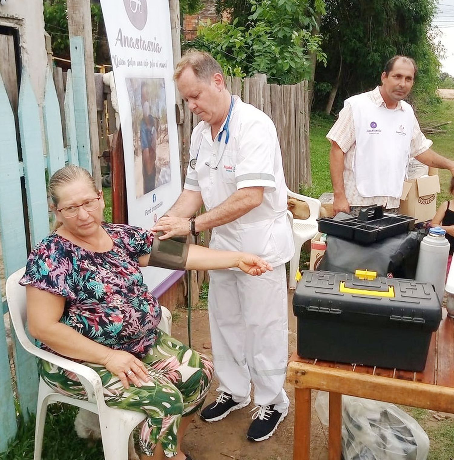 La Fundación Anastasia llegó para colaborar en la atención de las familias evacuadas