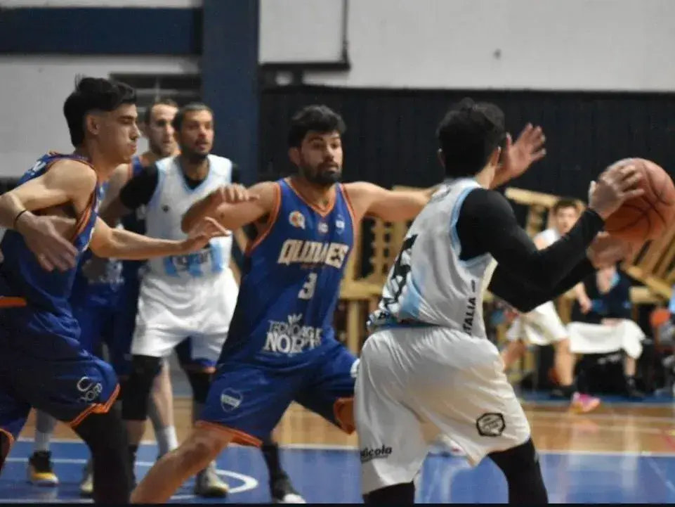 La Crema le ganó al Cervecero en el inicio de la fecha 9 del PreFederal. Foto:AR