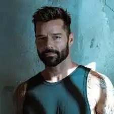 Ricky Martin lanzó sorpresivamente el ep “Pausa”, con grandes invitados